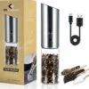 101Products Peper- & Zoutmolen Elektrisch - USB Oplaadbaar - Pepermolen - Zoutmolen - RVS -Woninginrichtingseries Winkel 1200x1172