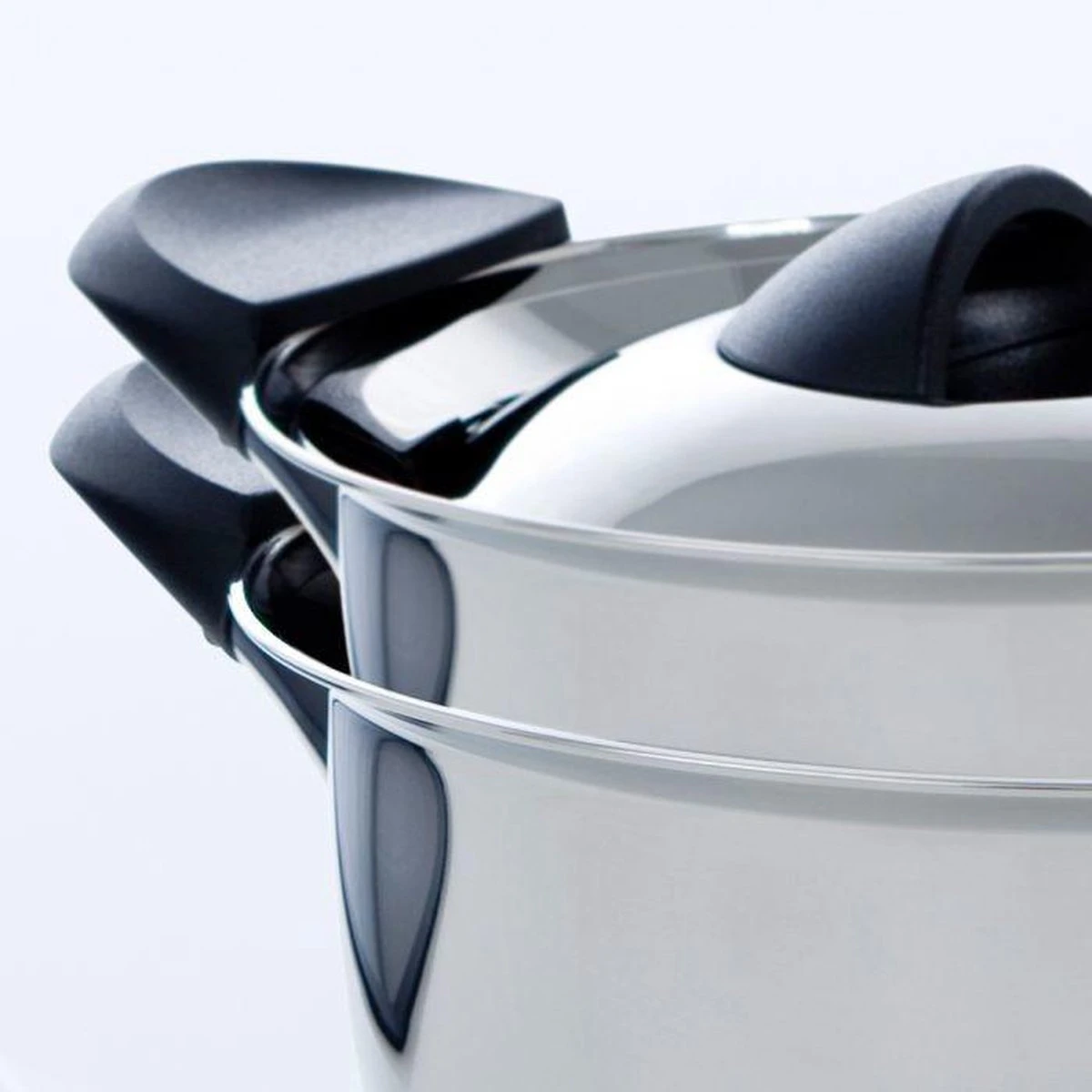 BK Q-linair Classic Pannenset - 5 Delig - RVS - Veilig Afgietsysteem - Inductie 6 BK Q-linair Classic Pannenset - 5 Delig - RVS - Veilig Afgietsysteem - Inductie - Afbeelding 4