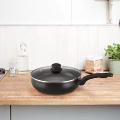 Brabantia Antikleef Hapjespan Met Deksel 28cm - Sauté Pan -Woninginrichtingseries Winkel 1200x1200 547