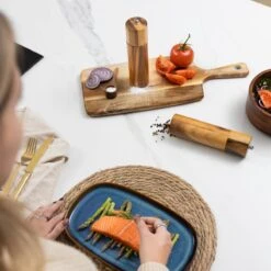 Deleca Luxe Peper En Zoutmolen Set - Zout / Pepermolen - Handmatig - Met Navul Lepel & Geschenkdoos - Acacia Hout - Rond -Woninginrichtingseries Winkel 1200x1200 629