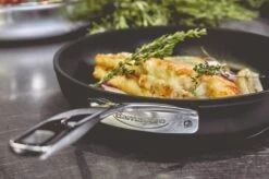 Demeyere Alu Pro Dura Glide Koekenpan - Ø 24 & Ø 28cm - Titanium -Woninginrichtingseries Winkel 1200x799 18