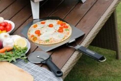 Bighorn Pizzaschep Voor BBQ En Oven-Inklapbare Handgreep -Pizzasnijder- Edelstaal -geschikt Als Broodschep En Ovenschep - SRPT01 -Woninginrichtingseries Winkel 1200x800 90