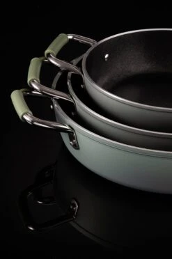 Primecook - Braadpan / Hapjespan Met Deksel - Ø 28 Cm - PFAS-vrij - Inductie - Ecoshield -Woninginrichtingseries Winkel 797x1200