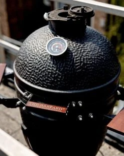 The Bastard Urban Medium - Kamado Barbecue - Kamado BBQ -Woninginrichtingseries Winkel 960x1200
